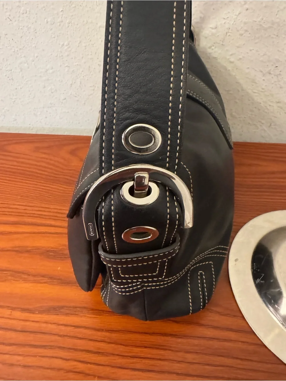 Vintage Coach Black Leather  Bag with Contrast Stitching and Buckle